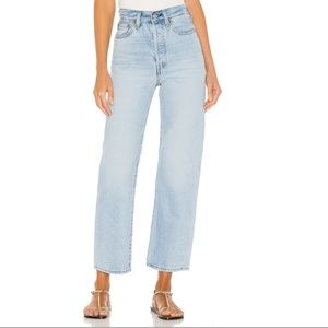 Levi's Ribcage Straight Ankle Jeans